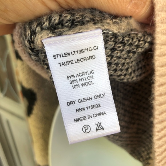Lush taupe leopard sweater size large - Picture 5 of 5